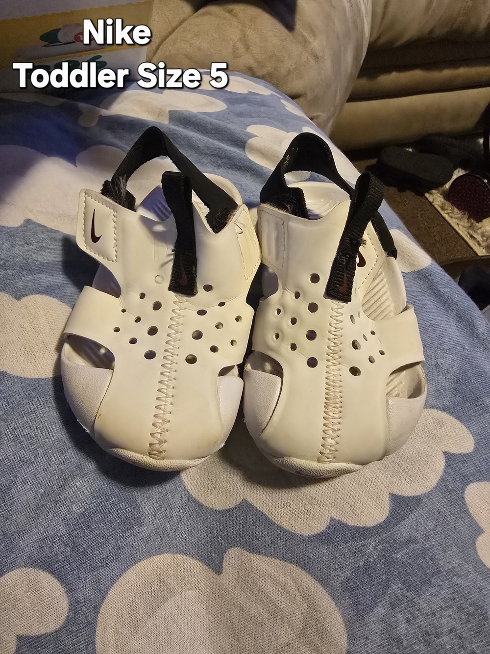 Nike White and Black Toddler Water-Friendly Sandals